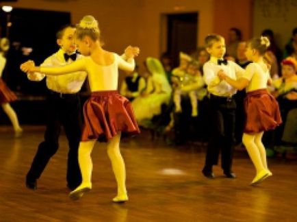 Hogyan kell tanítani a gyermeket, hogy táncolni gyermekkora óta