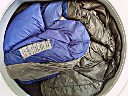 Cum să spălați un sac de dormit într-o mașină de spălat, să uscați și să aveți grijă