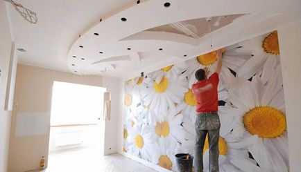 Cum să faceți hârtie de perete în mod corespunzător pe perete cu propriile mâini