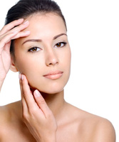 Як правильно очищати шкіру обличчя, а також підібрати скраб