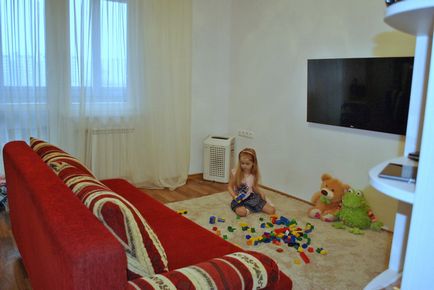 Cum să găzdui o familie cu doi copii într-un apartament cu o cameră în 44 - pătrat
