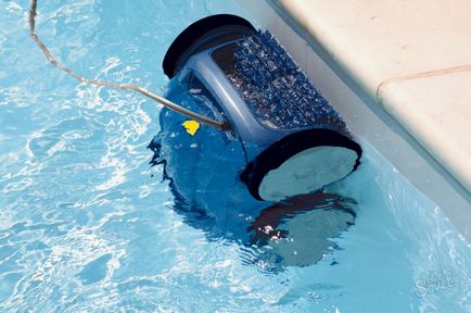 Як вибрати підводний пилосос для басейну