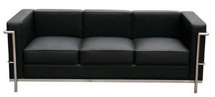 Як ви вважаєте - чорний диван хороший в інтер'єрі 60 фото