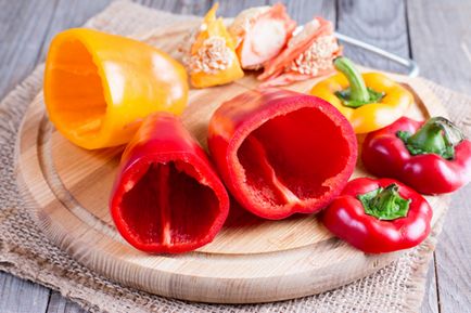 Hogyan befagyasztására paprika - lépésről lépésre leírása a fényképet (befagyasztására a paprika teljes) Hogyan befagyasztására paprika - lépésről lépésre leírása a fotó