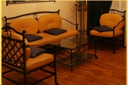 Купити ковані меблі для дому на замовлення в mebel-fraid