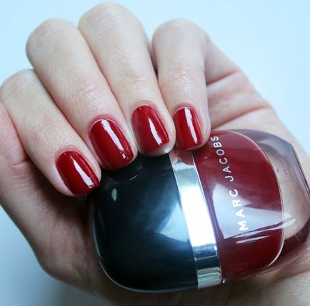 Лак кольору бургунди marc jacobs enamoured # 138 jezebel