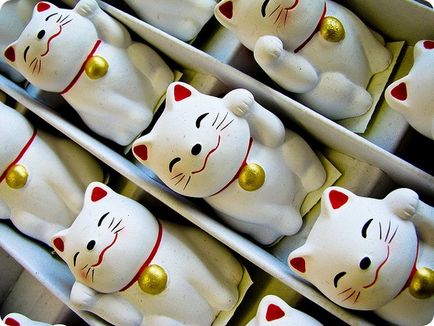 Maneki-neko - japoneză - pisică de fericire