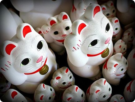 Maneki-neko - japoneză - pisică de fericire