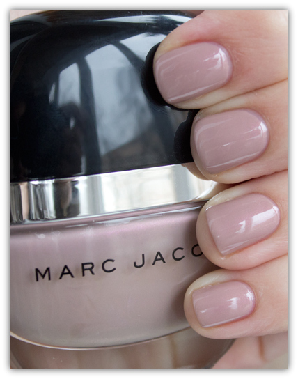 Marc jacobs fluorescent beige 142 enamored hi-shine nail lacquer swatches - review