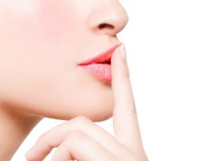 Масло для губ особливості застосування та ефективні рецепти