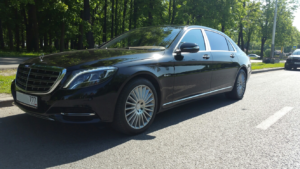 Mercedes Maybach (Mercedes-Maybach s-osztály w 222), limuzin-autók - limuzin az esküvői Moszkva, kiadó (részletre vip prémium kategóriás autók) Mercedes Maibach (Mercedes-Maybach s-w osztály 222), limuzin-autók - limuzin esküvői Moszkva, hengerelt