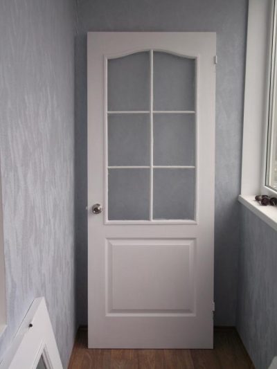 Ușile interioare ușoare care este compoziția și designul