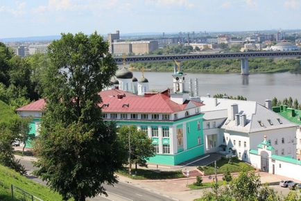 Traversarea Fedorovului din Novgorodul de Jos - elegant - un labirint - pe versantul lacului, clubul