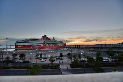 Ei bine, pe când m-am dus într-o excursie la luna de miere pe coasta de azur, o revistă despre Minsk