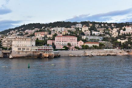 Ei bine, pe când m-am dus într-o excursie la luna de miere pe coasta de azur, o revistă despre Minsk