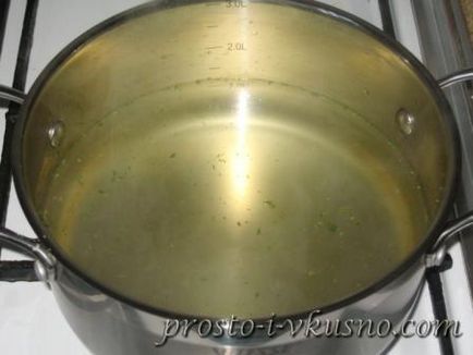 Гострий м'ясний суп з квасолею