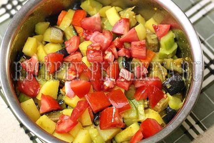 Овочеве рагу з кабачками, баклажанами і картоплею - рецепт з фото