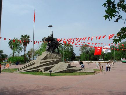 Monumentul atatürk face parte din istoria turcă