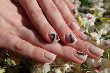 Manikűr tollat egy új trend a számla, amely szögek (manikűr) Pen manikűr új trend a szöveti fényezőréteget