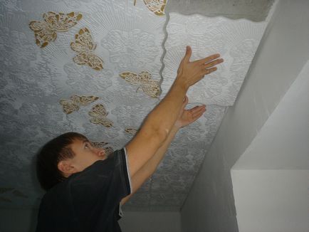 Placi pe tavan este un strat de polistiren și ușor, cum ar fi reîmprospătare, extrudat și pvc,