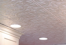 Placi pe tavan este un strat de polistiren și ușor, cum ar fi reîmprospătare, extrudat și pvc,