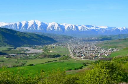 Miért Kazbek District folyamatosan robban