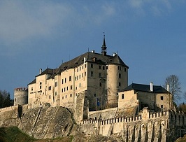 Поїздки з Праги замок Чеський Штернберг - замок Конопіште - замок Добриш - замок Карлштейн - чехія