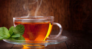 Beneficiile ceaiului negru pentru față