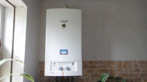 Un cazan popular cu gaz dual-circuit este un dispozitiv și o conexiune corectă