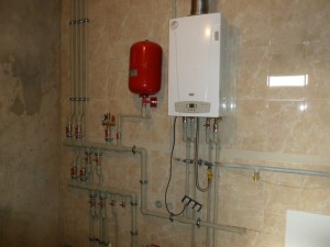 Un cazan popular cu gaz dual-circuit este un dispozitiv și o conexiune corectă