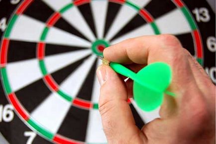 A játék szabályai a darts, hogyan kell számolni pontot, és a távolság a cél