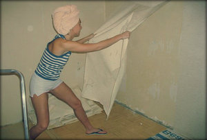 Правила очищення стін від обробки необхідність процедури, як швидко зняти шпалери зі стін