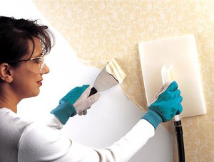 Regulile de curățare a pereților de la procedura de finisare este necesar, cât de repede pentru a elimina tapet de pe pereți