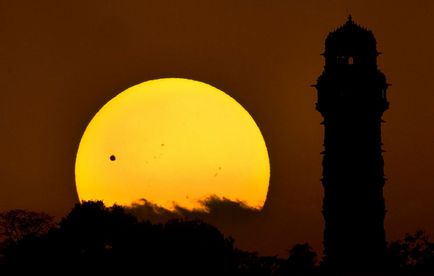 Trecerea lui Venus peste discul soarelui, știri de fotografie