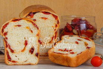 Пшеничний хліб з в'яленими помідорами - рецепт з фото