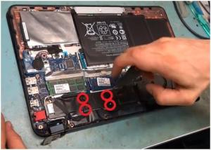 Feldolgozási 6 HP Envy laptop tiszta por és a változó a hővezető paszta