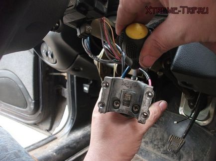 Repararea și înlocuirea dispozitivului de blocare a contactului Chevrolet Field