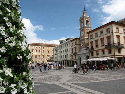 Centrele comerciale Rimini, magazinele, magazinele pentru copii și prețurile de cumpărături