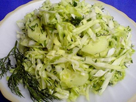 Salata din rețeta corectă cu varză albă, cu o fotografie