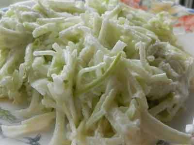 Salata de kahrrabi încercați o varietate de rețete