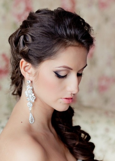 Наймодніші весільні зачіски і макіяж 2014 року - 30 фото!