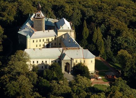 Середньовічний замок Збирог