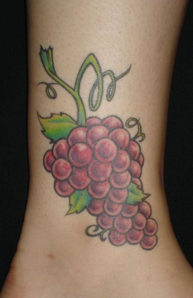 Tattoo grapes - sensul, schițe și fotografii de tatuaje