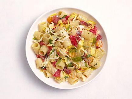 Salată caldă de paste făinoase cu dovlecel și roșii rețetă cu fotografie, mâncăruri mărețe