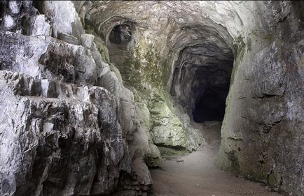 Uimitoare peșteri Tavda din Altai