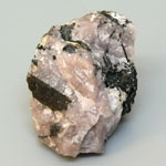 Ussingite - minerale, descriere, proprietăți, depozite și fotografii