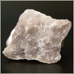 Ussingite - minerale, descriere, proprietăți, depozite și fotografii