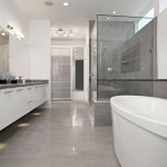Ванна кімната в сірому кольорі