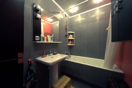 Ванна кімната в сірому кольорі фото