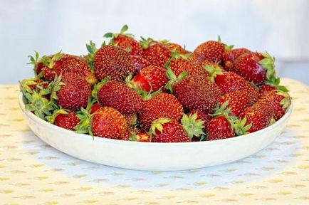 Jam a deranjat cinci moduri neobișnuite de a păstra căpșunile pentru iarnă